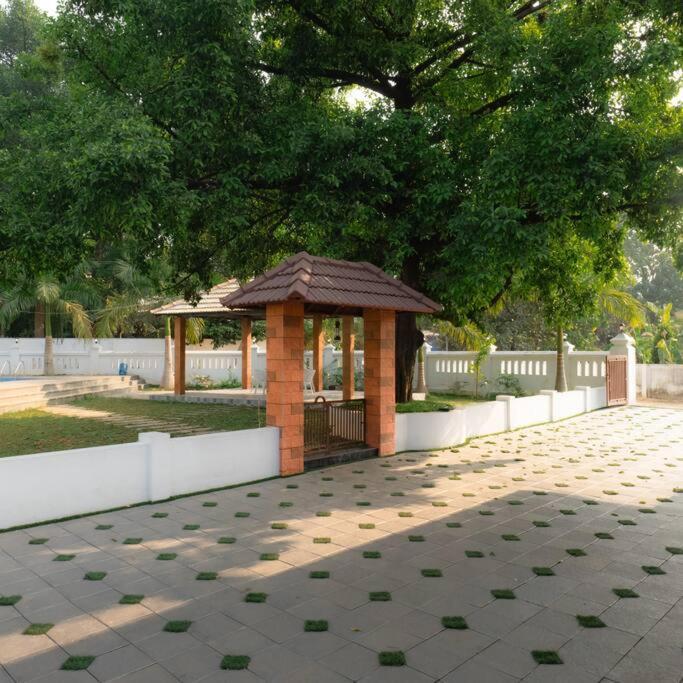 Tamarind Heritage Holiday Home Angamali Exterior foto