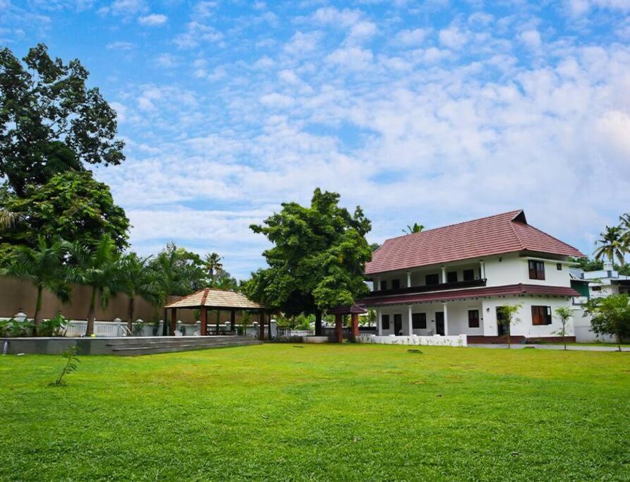 Tamarind Heritage Holiday Home Angamali Exterior foto